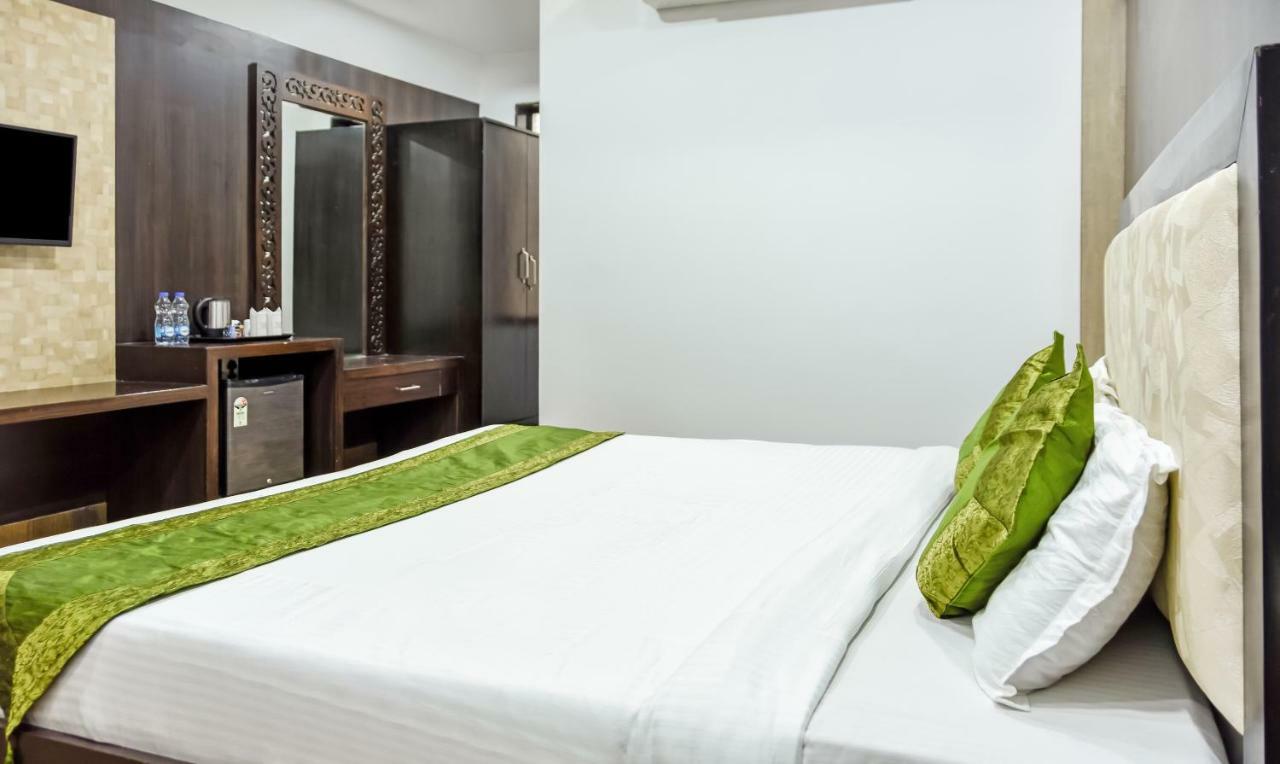 Treebo Red Petal Jalandhar Hotell Exteriör bild
