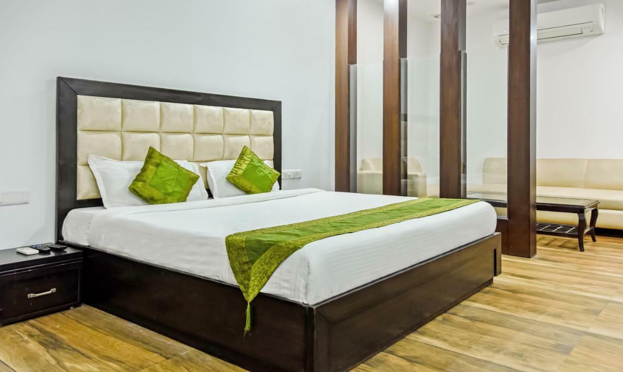 Treebo Red Petal Jalandhar Hotell Exteriör bild